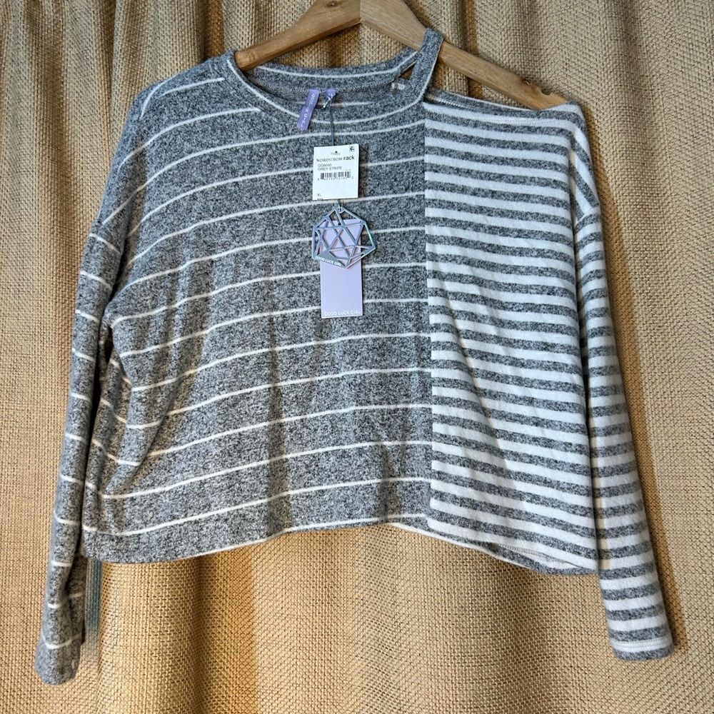 Good Luck Girls Striped Knit Top Girls Size XL Gray Long Sleeve Soft NWT